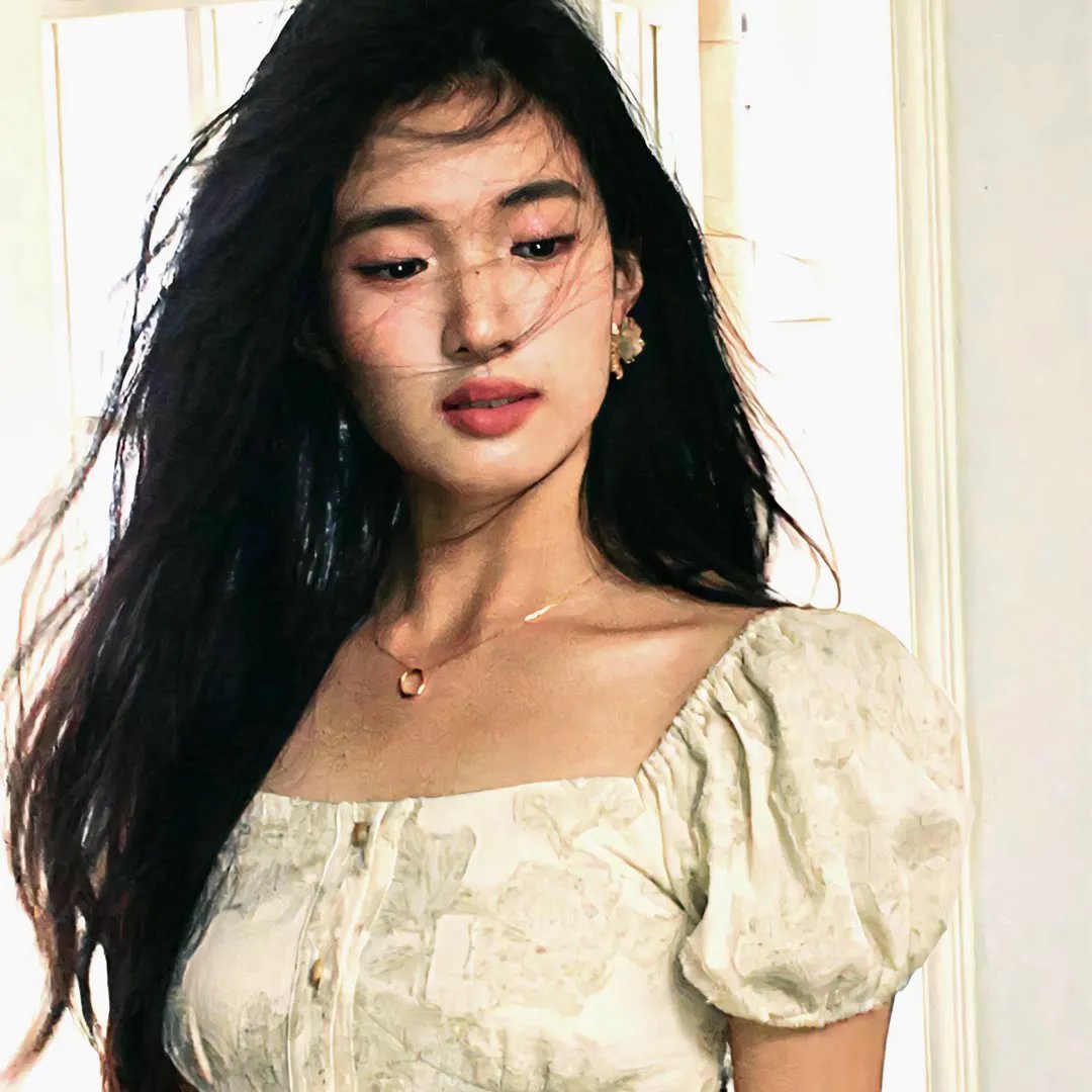 我手执封神榜身背打神鞭下山